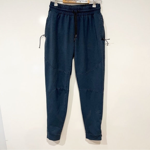 Alphalete Zip Jogger in Navy - Picture 2 of 12